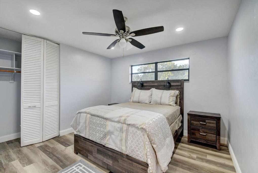 Ananda Farmhouse And Retreat. Lake Worth Beach Buitenkant foto