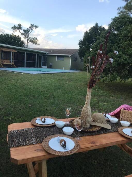 Ananda Farmhouse And Retreat. Lake Worth Beach Buitenkant foto